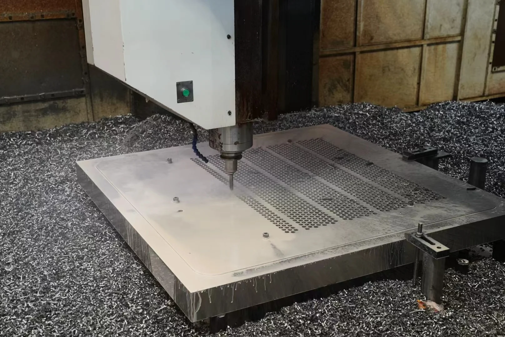 Drilling a rectangular tubesheet
